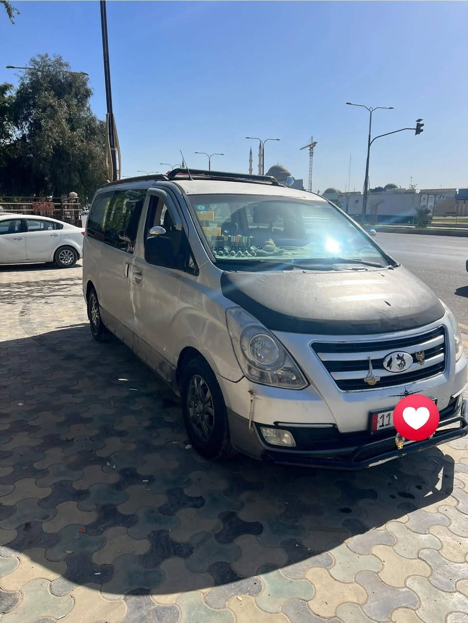 يالله سلام عليكم ٢٠٠٩رقم بغداد بسمي سياره حلوه بيه صبغ بابين وجاملغ اثر جراد محرك وكير خير من الله تبريد منضومه مي كامله تخم تاير صدر 80”بل100 
داخل حلو بس يرادله 
شاشه كأمره 
سياره جاهزه للشغل 
مامشتغله 
غير شهر واحد عل خطوط 
مو متعبه 
سعر 125بيه مجال ***********
يوجد واتساب
