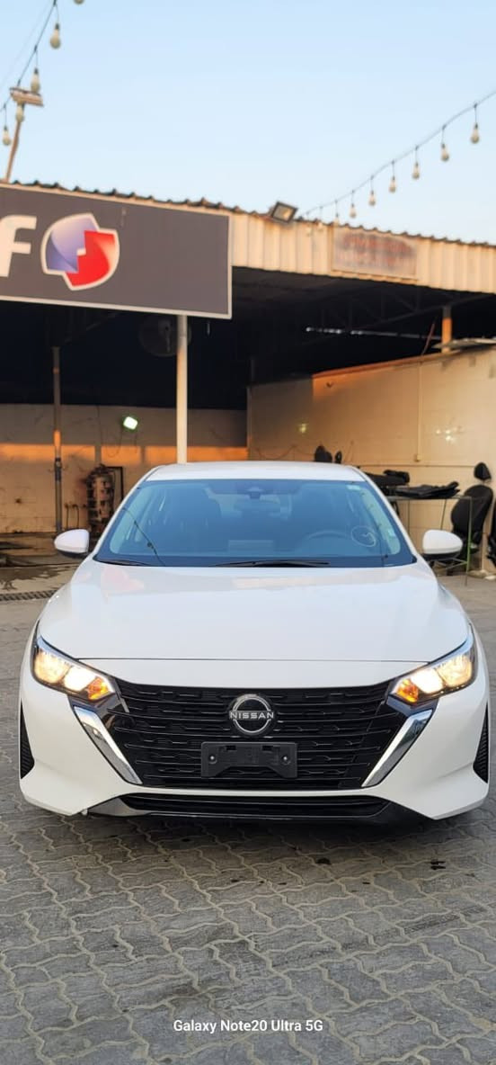 سلام عليكم نيسان سنترا 2004 بدون رقم بدون ايرباك حادثها بسيط ذيل الجاملخ الخلف الصدر وشويه من الباب بسيط كلش مكانها بغداد الشعب سعر 145 بجم كبس خلف كبس ***********السياره وضع الزيرو
