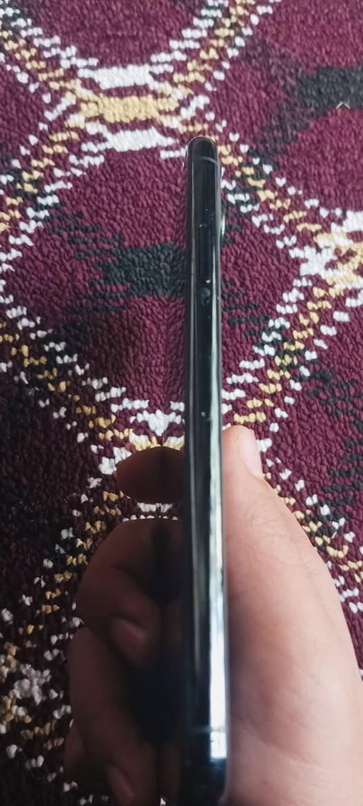 سلام عليكم  للبيع ايفون11 برو ماكس
مبدل شاشه و بي خلل بل شاشه 
بطاريه 88 وكاله ممبدله 
نظافه 90/100
السعر 375 بي مجال  بسيط￼
العنوان تكريت القادسيه قطعه 500
رقم الهاتف ***********
