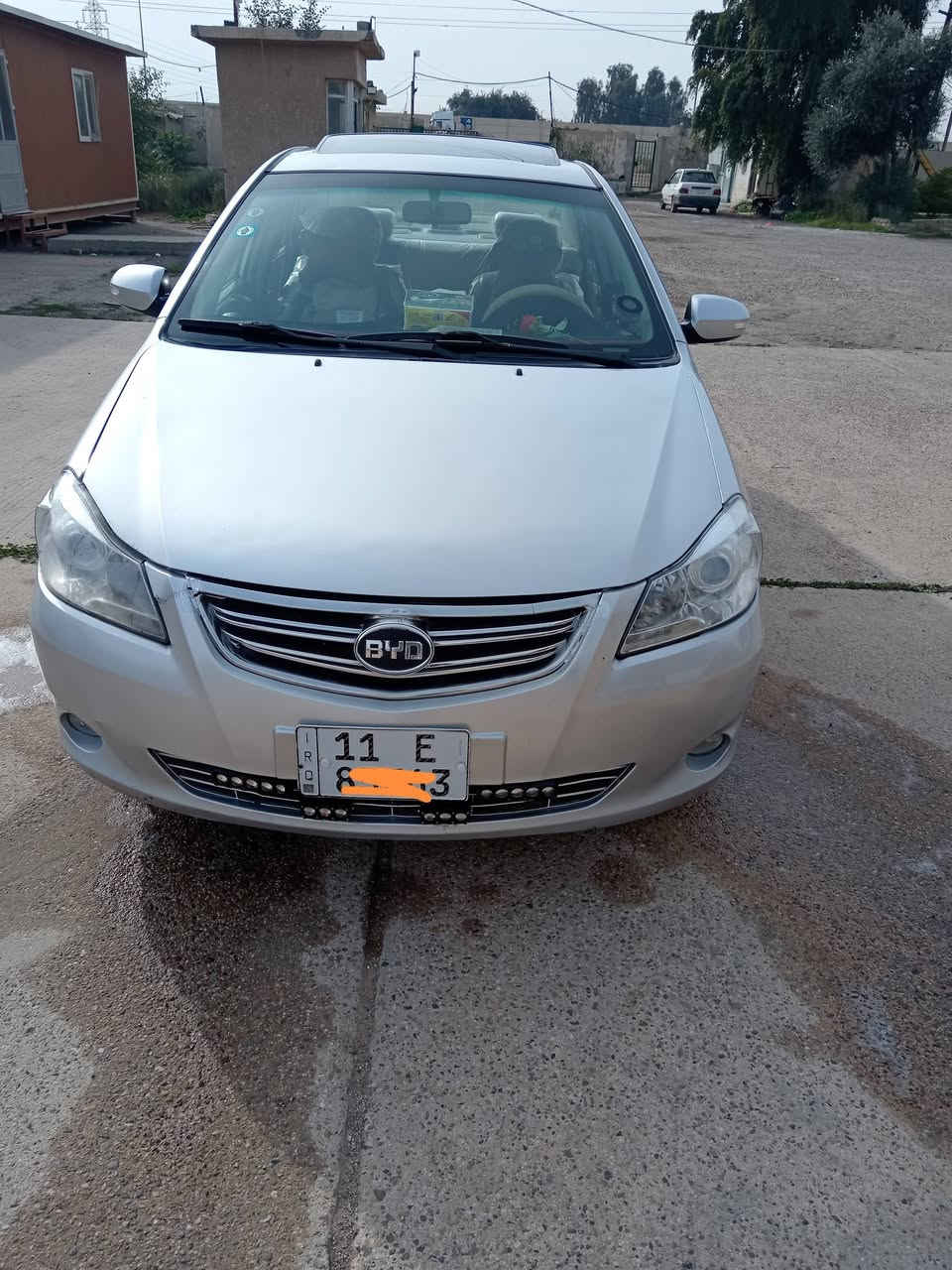 سياره بي وايدي كير اوتماتيك موديل 2011رقم بغداد بسمي تحويل ثاني يوم جاهزه تخم تاير حداديه جديده مكينه مكفوله بس الكير يبوش بلازدحام سياره مصبوغه عام للجماليه حلوه حساسات بصمه بيبان بصمة تشغيل سياره فول السعر 50وبيها مجال ***********
