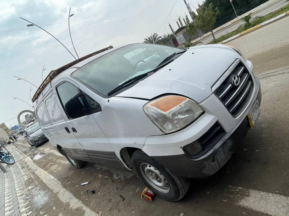 السلام عليكم ستاركس فان البيع سياره جاهزه مكينه كرتون توني شاده اول تبديله دهن اله مفتوح مال كصه مديل عشرين كمله السياره بيه ترتيبات بصيطه كلش رقمه بغداد راعيه ماندل مكانه جان عندي توصل وياه اوهسه جهازه مغلق السعر 45 اوبيه مجال اكفله سرقه او او طلب رقمي *********** ناصرية, ذي قار
