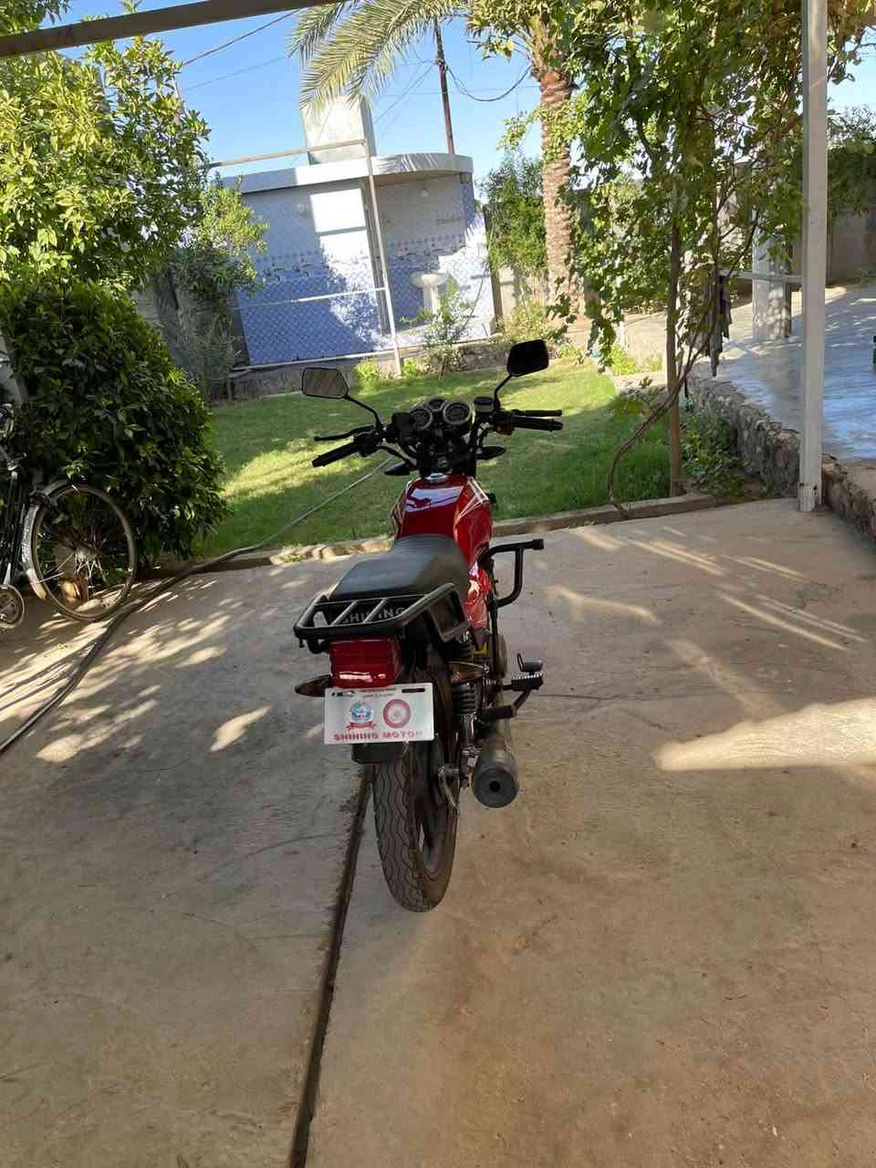 سلام عليكم
موطور شانج بعده جديد موطور كامل مواصفات نضيف وأوراقه كامله بس بقه تسجيل رايده بـمليون و400 وبي مجال للشراي مكاني رمادي صوفيه 

رقم التلفون   ‭***********‬
