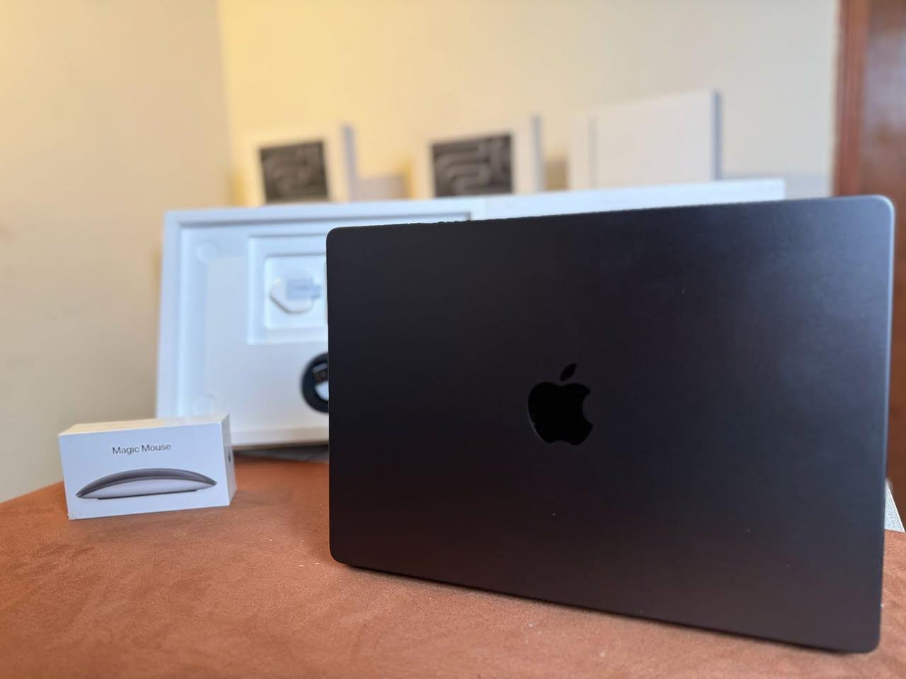 Tier 4 الاسم

شاشة Pro احترافية + تخزين 1TB + تصميم فاخر جدًا. بأداء احترافي للمونتاج والبرمجة والتصميم الثقيل.

•⁠  ⁠MacBook Pro 14-inch (Nov 2023)

•⁠  ⁠Apple M3 Pro

•⁠  ⁠RAM: 18GB

•⁠  ⁠SSD: 1TB

•⁠  ⁠البطارية: 100%

•⁠  ⁠عدد الدورات: 21 فقط

•⁠  ⁠السعر: 2,750,000 دينار

• الكيبورد عربي - انكليزي 

• العدد ١ قطعة 

• اللون midnight

• المحتويات: كارتونة - ساحنة - كيبل

جهاز وكالة ماستر العراق.


**إذا كنت صاحب هذا الإعلان وتريد حذفه لأي سبب، رجاءا أرسل رسالة إلى الدعم الفني**