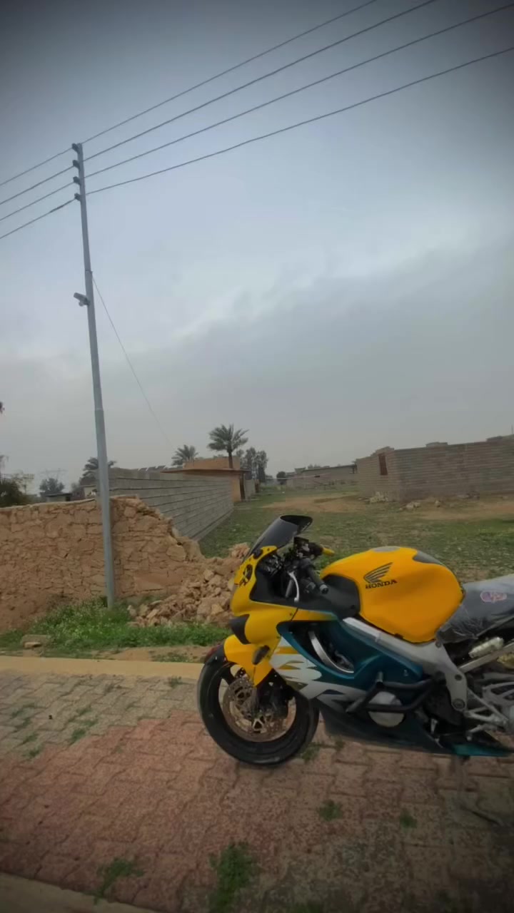 لسلام عليكم بطح مكفوله من التلير للتاير كلها شغاله محرك شرط ماممدوده سبانه علي كفاله عامه بدون رقم ترايك 280 محافضات ماراوس فقط بيع مكاني صلاح الدين بيجي  السعر اتصل ***********
