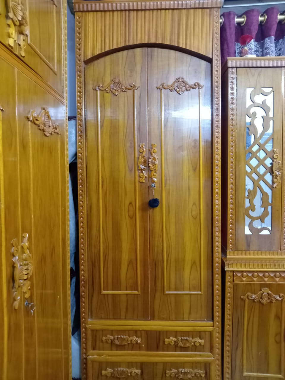 غرفة خشب عراقي  وبسعر مليون ونص وبي مجال
العنوان موصل جانب الأيمن للاستفسار التواصل على الرقم  ***********
