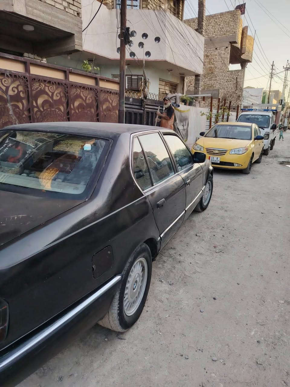 السلام عليكم 735محرك مفتوح موديل 93  سياره كير ومحرك وصدر جاهز تخم تاير حلو ونضيف  داخلها مغلف جديد تبريد شغال كلشي بس مشكله كهربائيه مال فان الكتف حتى غاز مشحون رقم بغداد تحويل شوكت متريد سنويه لل27 مكاني بغداد زعفرانيه للبيع او مراوس شراي بيك خير ودلل ادخلي خاص او واتساب ***********
