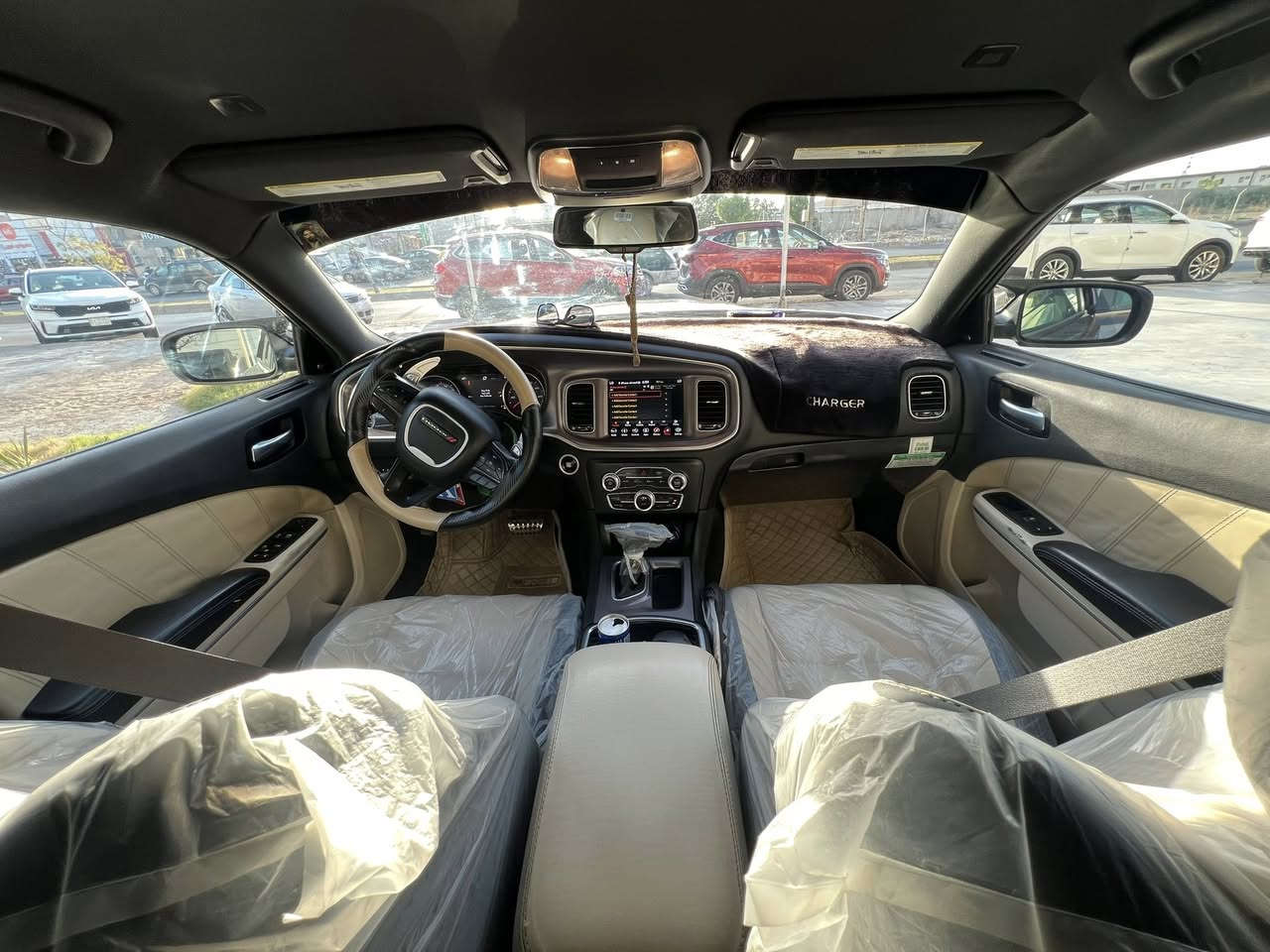 السلام عليكم شباب  جارجر GTموديل2019
مواصفات فول ماعده فتحه
سيارة جاهرة حادثها بنيد وجاملغ 
ماشية110م
اتصل ***********
