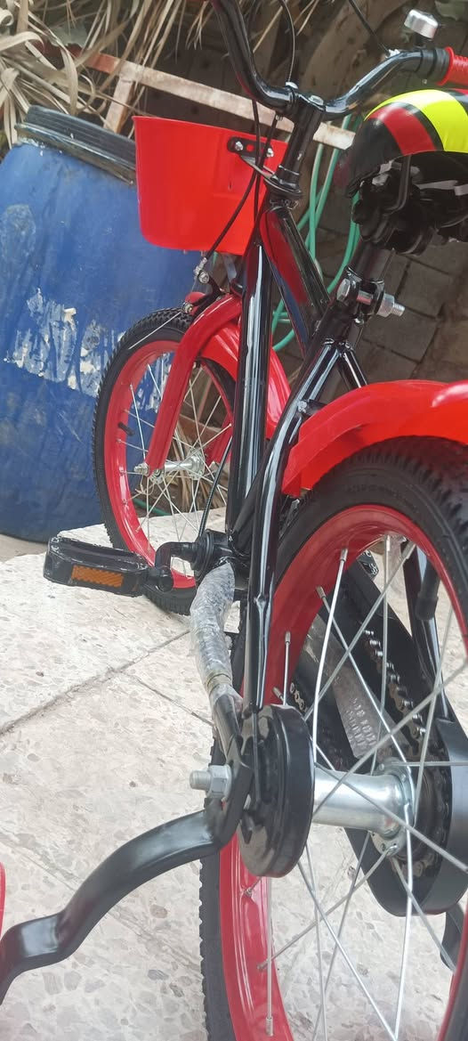 بايسكل جديده توه مشترينه 65 صارله يومين من ماخذينه...  رايدينه50 بالعافيه ع يأخذه...
سبب حجم اكبر من عمر طفل....
 تصال أو ستفسار***********
