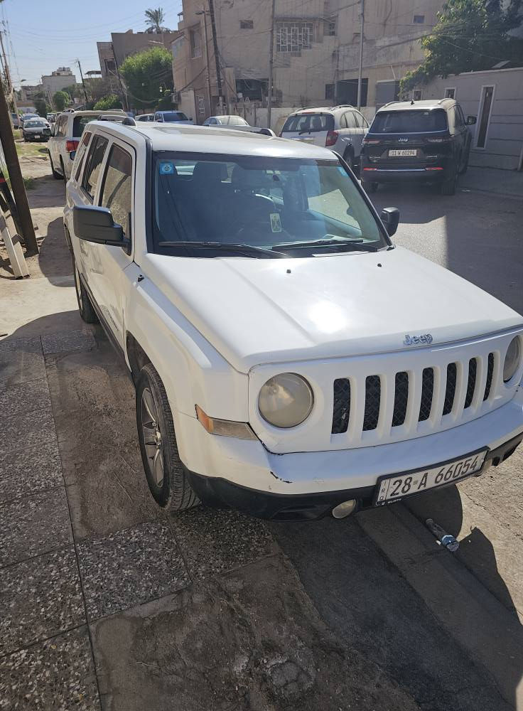 السلام عليكم. باتريوت موديل 2017 فئة لاتيتيود. فور ويل. فتحة بالقمارة. كرسي السائق كهرباء وتدفئة بالكراسي الامامية. محرك 2400 رقم دولي السنوية بإسمي ولغاية شهر 12 2028 .مكاني بغداد .الحادث أمامي بنيد وجاملغ ايمن. السعر 102 وبيها مجال .الاتصال *********** .متوفر واتساب بغداد, العراق
