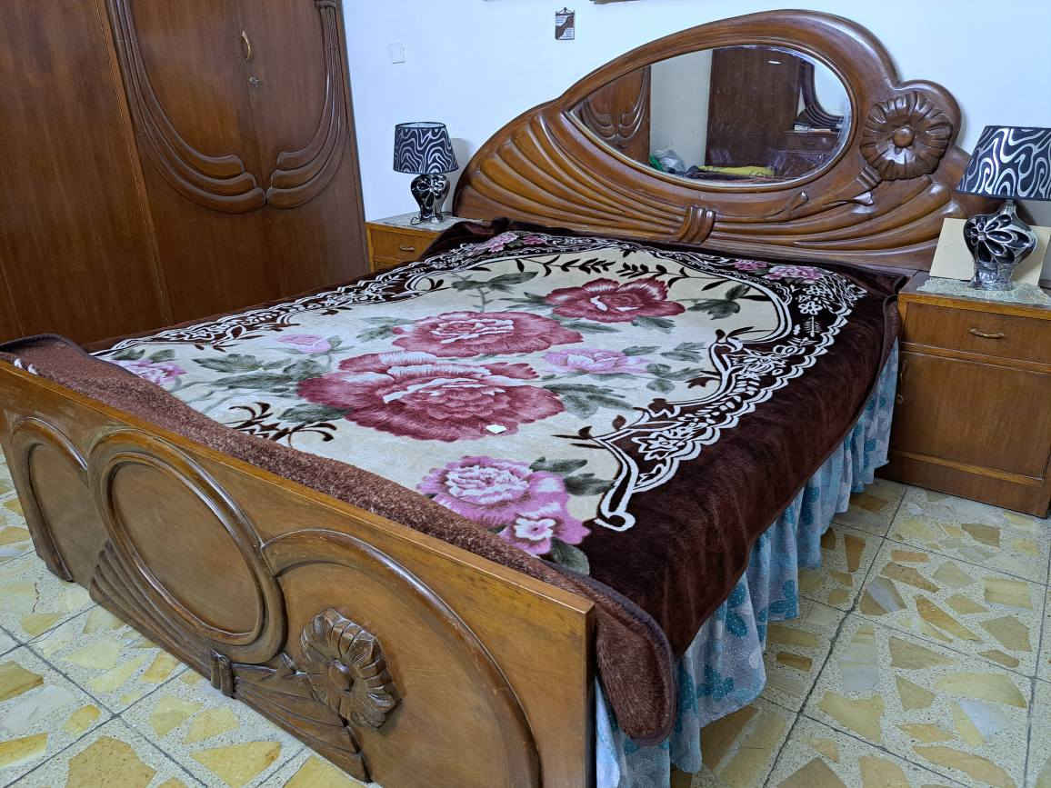 غرفة نوم  صاج داخل وخارج عمل درجة اولى
*********** واتساب بغداد, العراق
