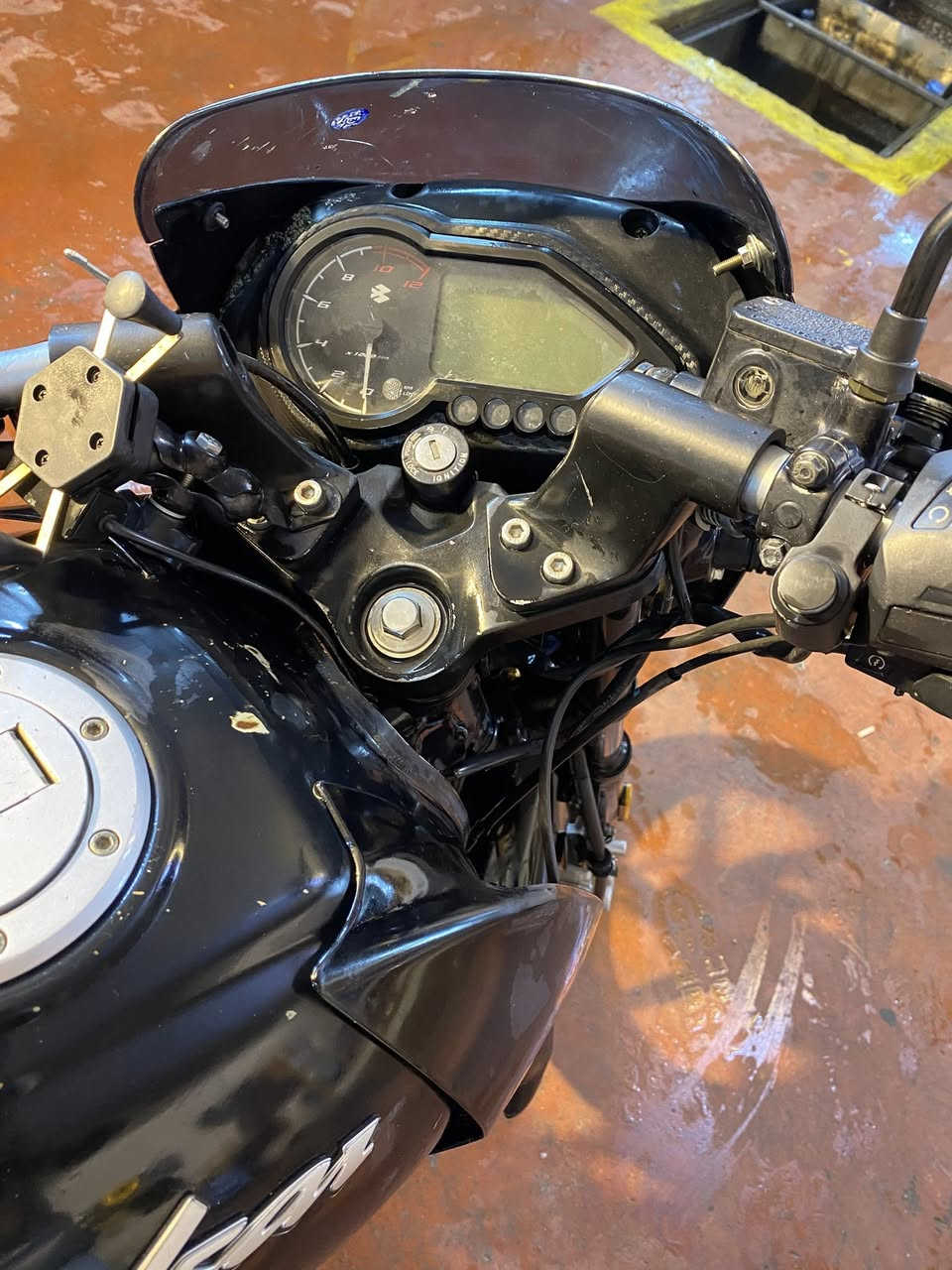 السلام عليكم بوسلر  نيون للبيع  الدراجة خير من الله اوراقها اصولية نضافتها 70 ‎%‎ بس من ابيع كوم حديد السعر 1 مليون مكاني بغداد الحسينية


**إذا كنت صاحب هذا الإعلان وتريد حذفه لأي سبب، رجاءا أرسل رسالة إلى الدعم الفني**