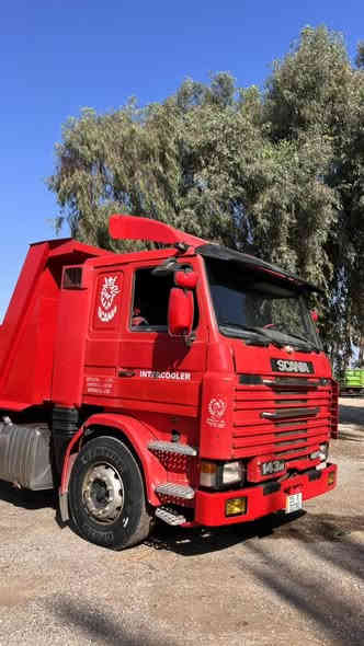 السلام عليكم  للبيع 
اسكانيا 143 موديل 93 رقم انكليزي بسمي سنويه الى 2030 
قماره جديده بدون صبغ  بدي تفصال جديد ونج  بالصدر  دوشمه جديده كهربائيات كلها شغاله  سياره جديده وجاهزه للعمل   السعر  175 وبيها مجال 
العنوان بابل / القاسم 
***********
