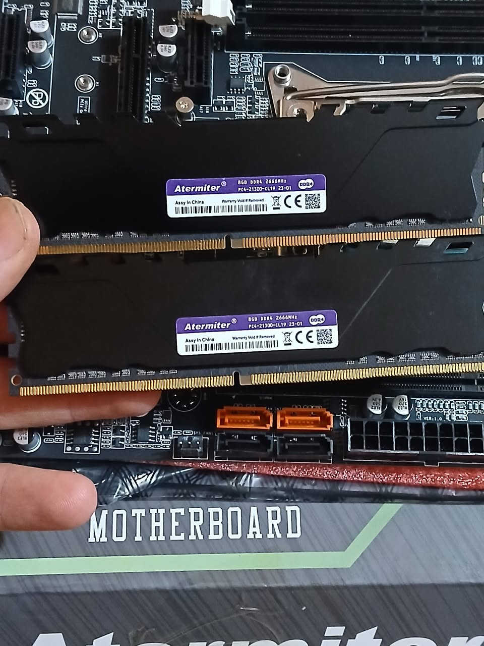 السلام عليكم 
مذربورد DDR4 مع +معالج +رامات قطعتين 
 حجم 8GB سرعه 2666
  بهل شكل هذه جديد غير مستخدم متواجد خاص 
توصيل موجود بغداد وجميع المحافظات


**إذا كنت صاحب هذا الإعلان وتريد حذفه لأي سبب، رجاءا أرسل رسالة إلى الدعم الفني**