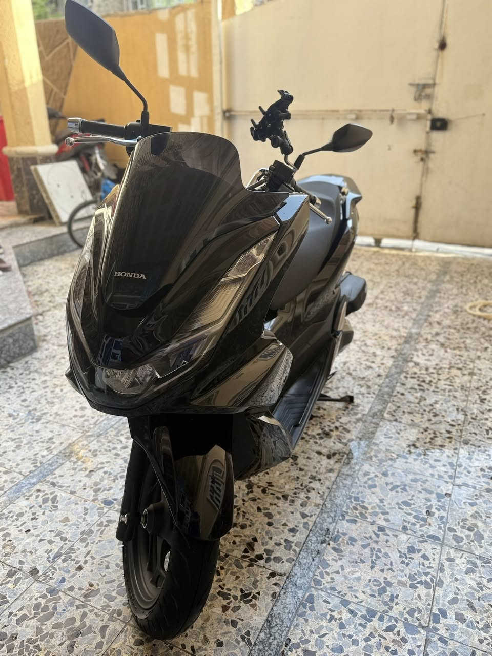 السلام عليكم
Pcx160

الجيل الرابع (ياباني)

مكينة جبيرة160

كفالة علمة

المسافة القطوعة 8 الاف يعني زيرو

عدد البصمات 2 + سويج طوارء

الون  نيلي علة اسود شدزي وكفالة من الصبغ

الدراجة احلة من الصور 

وسعرهة مناسب 

مكاني بلديات 

رجائا المو شراي ليتعبني 

السعر 27$ونص

وكلشي اكو بلسوك 

***********
