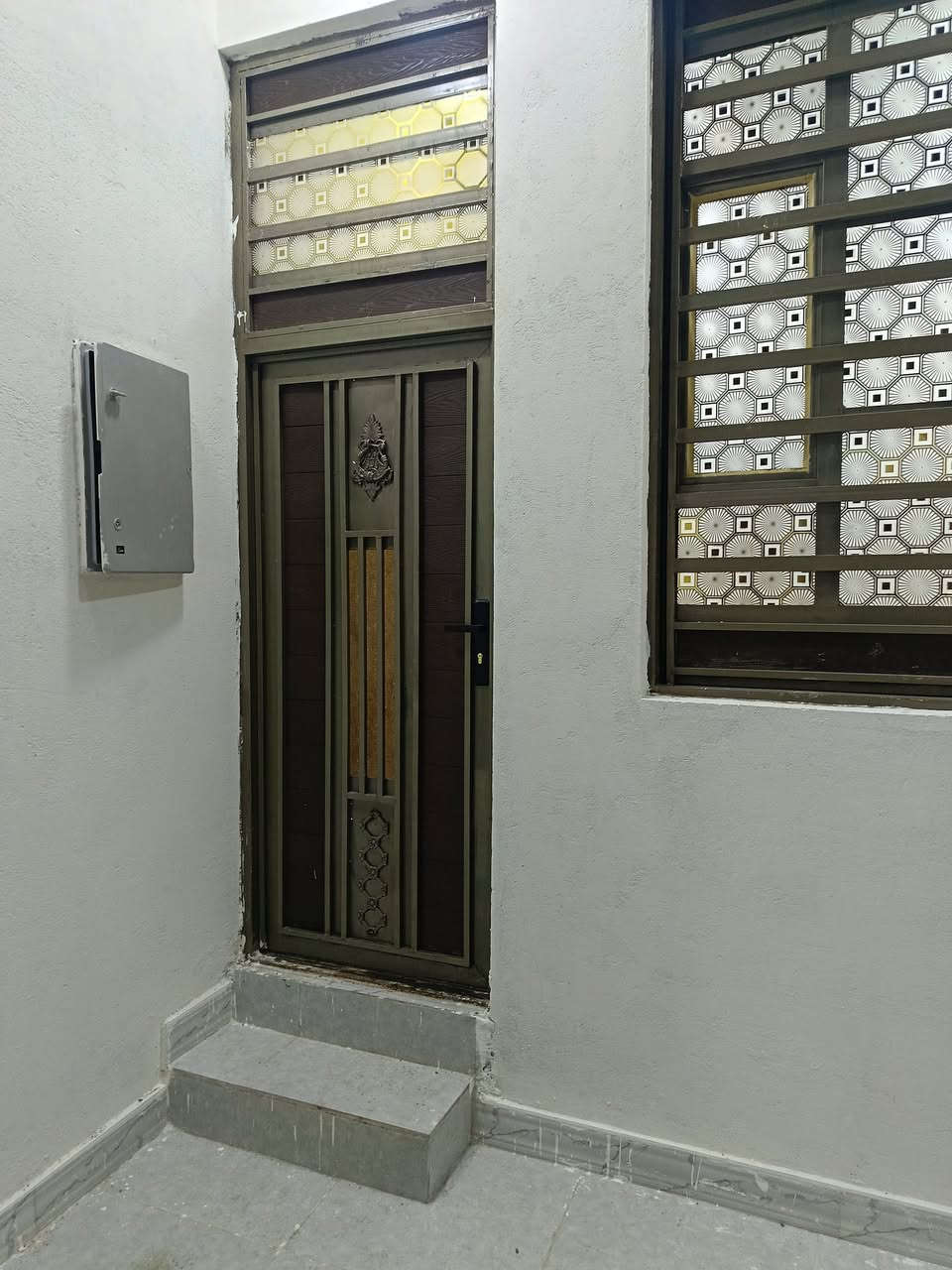 يعلن مكتب عقارات المسار
***********📞📞

♦️ دار للبيع ركن  في شط العرب شارع الصقر  110 متر 
ـــ غرفتين ـــ وصالة ــ ومطبخ ـــ واستقبال ـــ وحمامات ــ وكراج 
الســـعر  58 وبي مجال  قليل 
للإستفسار ***********
♦️نستقبل كافة العروضات في شط العرب
