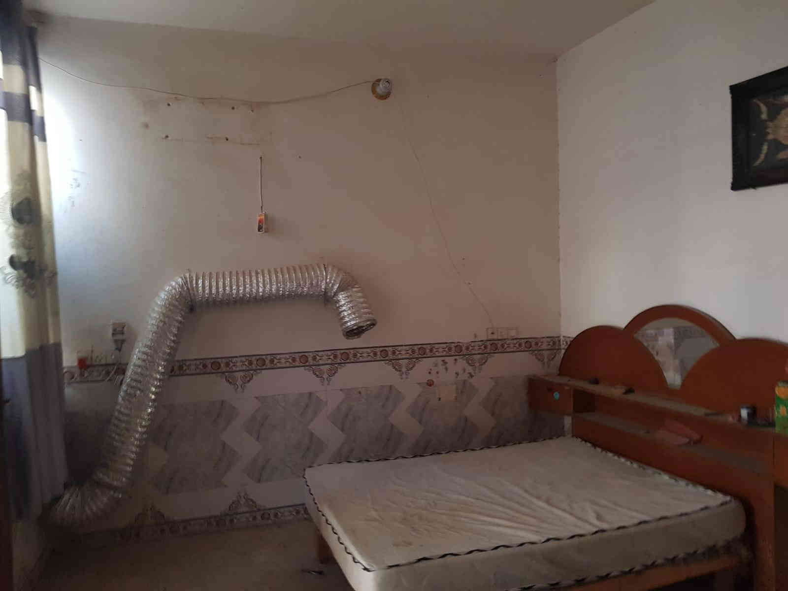 بيت ١٠٠ متر 
غرفة كبيرة
صالة كبيرة
صحيات
العنوان فرع أسواق برتقالة تنزل ٥٠٠
داخل فرع عرضه ٥ أمتار
السعر 45 مليون
***********
