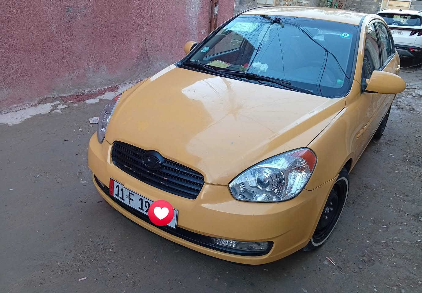 سلام عليكم اكسنت موديل 2010وارد امريكي سياره ليبل واحد كلها بيها ضرر باب الي وره النفر امبدل اصلي 
سياره صبغه اوله مكينا كير كبلايت شرط 
تخم تاير مصار سبوع مشدود صدر جديد تبريد تدفأ شغال
سياره كولها جاهزه مابيها نقص تحكمات 
وسياره احله من صور. مكانها بغداد حي اور 
سعرها 98 وبيها مجال شي بصيط *********** اتصال و
وتساب
