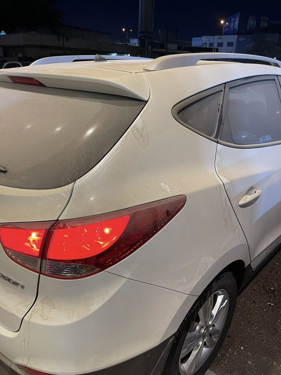 توسان 2011 الشركه العامه
السياره زيرو ماشي 8000
على وضع الشركه مخزنه
اجدد توسان بالعراق بهذا الموديل
السعر 182
للاتصال ***********
