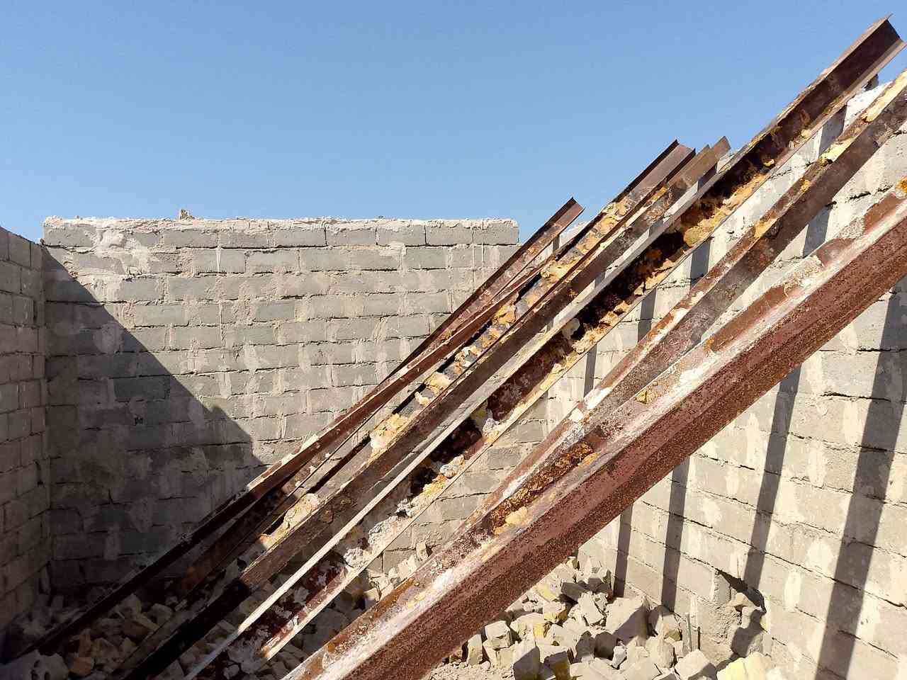 #شيلمان مستخدم سعر المتر ٧٥٠٠ تقريبا 32 شيلمانه ***********
