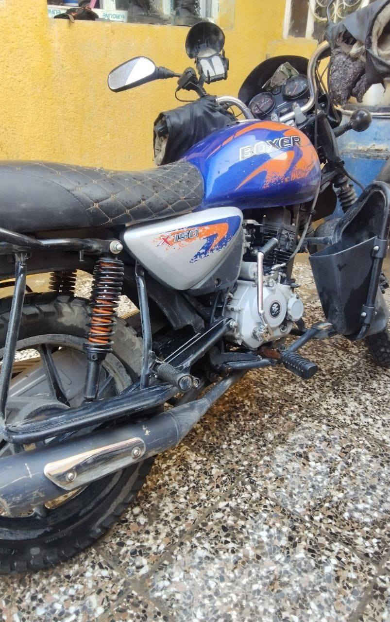 السلام عليكم
بوكسر للبيع ٢٠٢٣ نازله ب٢٤ 
مكفوله من كلشي بس بيها صدعه بالتانكي
كلشي حلوه و نظيفه مرقمه تحويل ثاني يوم بغداد البلديات
((ملاحظه ممشتغله دلفري))
***********
