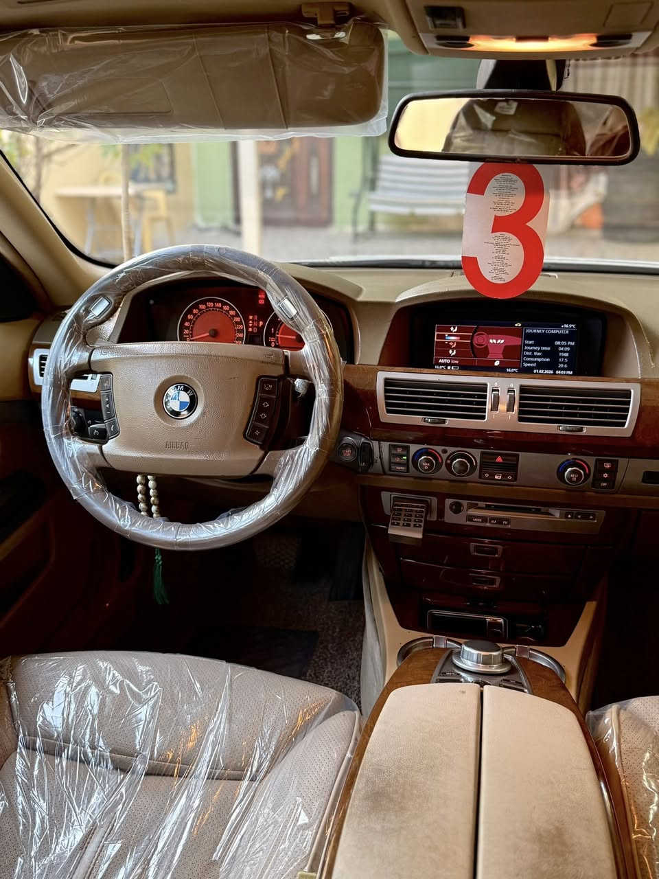 سلام عليكم شباب 
الحلال للبيع او المراوس حسب القناعة
BMW E66 2007
بي ام باخرة 730il
سيارة استلام خليجي زيرو غرفة بيجي
ماشيه تقريبا ٢٠٠ الاف اصل حقيقي 
رقم بغداد انكليزي باسمي 
مكينة ستة سلندر المرغوب
سيارة كلها على شركة من عقول من كهربائيات من ضفيرة من مواصفات من غرفه من بدي من دواخل كلها بلاديه
كلشي بيها شغال 
سيارة جاهزة و كفاله بيها جاملغ خلفي بخ فقط بدون حادث نهائيا وكم ملاحظه بسيطه
مكينة كير حداديه تخم تاير تبريد باتري كهربائيات كلهن جدد
كتلوكات شركة موجوده اوراق الضمان موجوده 
المواصفات:- 
فول vip 
فتحة سلايد
خمس بردات 
باب طويل
جنطة شفط
مري شفط
ستيرن كهرباء 
صاج ملكي
شاشه عطلات 
كيجات ليزريه 
ماوس
ثلاجة
تبريد ثلاث قطع
مري قلاب 
غرفه بيجي جلد 
كشنات فول كهرباء كلهن 
كشنات تدفئة وتبريد 
كشنات خزن 
بصمة وترحيب 
سايد بريك بصمة 
توقف ذاتي
حساس 360
انارة مخفيه 
وجة زنون عدسة
بك لايت لد 
جوبلس خلفي بلاد 
سيارة 1/1 
كلشي شغال بيها 
والخ من المواصفات المعروفه ……..
السعر 137$ وبيها مجال بسيط للشراي 
وما اتوقع اكو بسعرها بالعراق كله بهاي نظافه 
مكان السياره النجف الاشرف 
للاستفسار ***********
