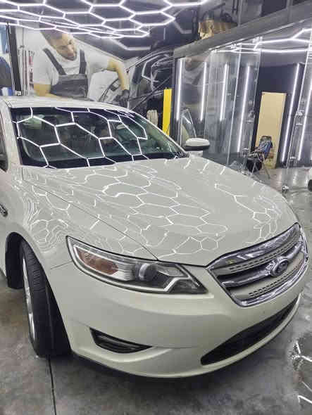 سلام عليكم 
فورد تورس للبيع موديل 2012
مكينه 3500كطن داخلها مابيها اي شي  
صدر جديد سياره رادار شفتات تحكم ستيرن 
شاشه سياره محدثه بجم وبنيد 
حادثها خلفي جاملغ يسرى 
وباب سايق 
تخم تاير 
داخله حمام ونانو سيراميك 
بضمان 
مابيها اي نقص كير مكينه صدر خير من الله 
رقم بغداد مميز باسمي 
سعر 115 بغداد ابو غريب حي تميم 
بسعر النترا والله 
وبلعافيه على الياخذها 

***********
