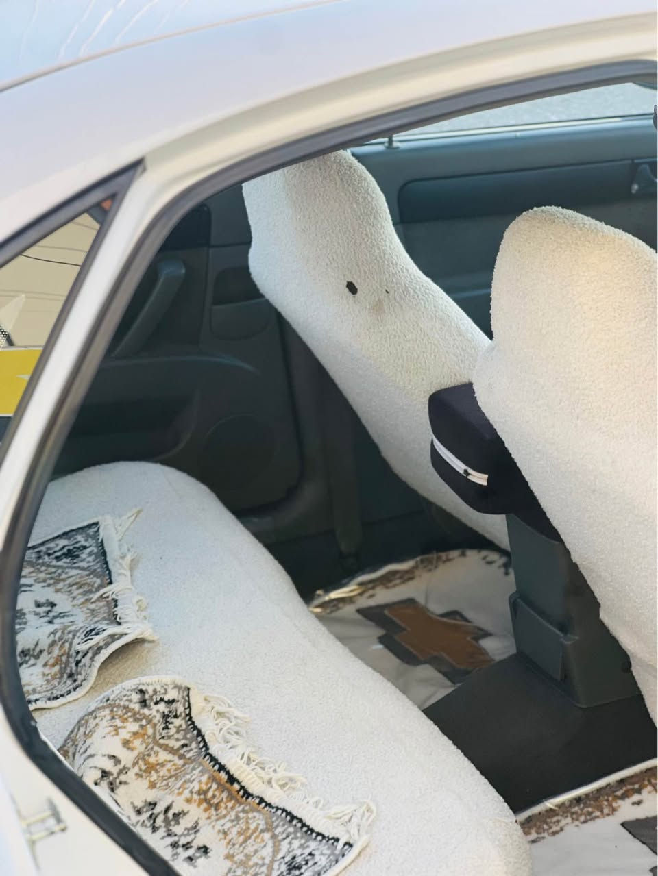 ئۆپترا ٢٠١٣  یەک پارچەی بۆیاخە بئ  ناوگرتن. 
 شاشە. ئایپاتە 
چوار تایەو ویلی. نویی لە ژیرە 
رەقەم وسەنوی نوییە 
گیرو مە کینە بەشەرت. 
 بئ تە ق و رەقیە 
*********** كويسينجاك, أربيل
