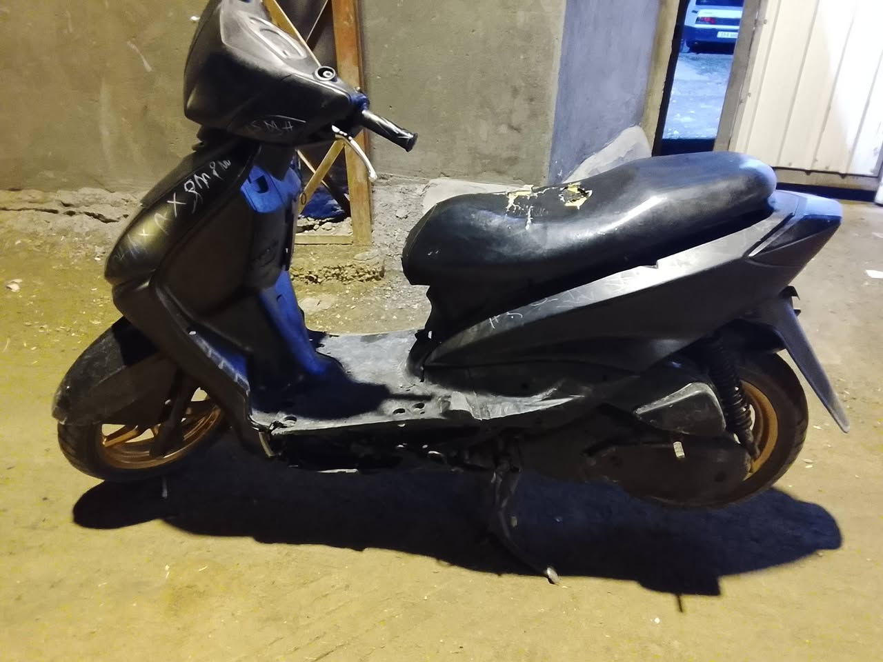 سكنس نثيه دراجه شوف عينك أنه صابغها اسود طافي كهربائيات سلف هندر كامله نقصها سله وترايش صفاح اريد مراوس دراجه اصغر منها مكاني العشار *********** مامتواجد ع نت بس تصال
