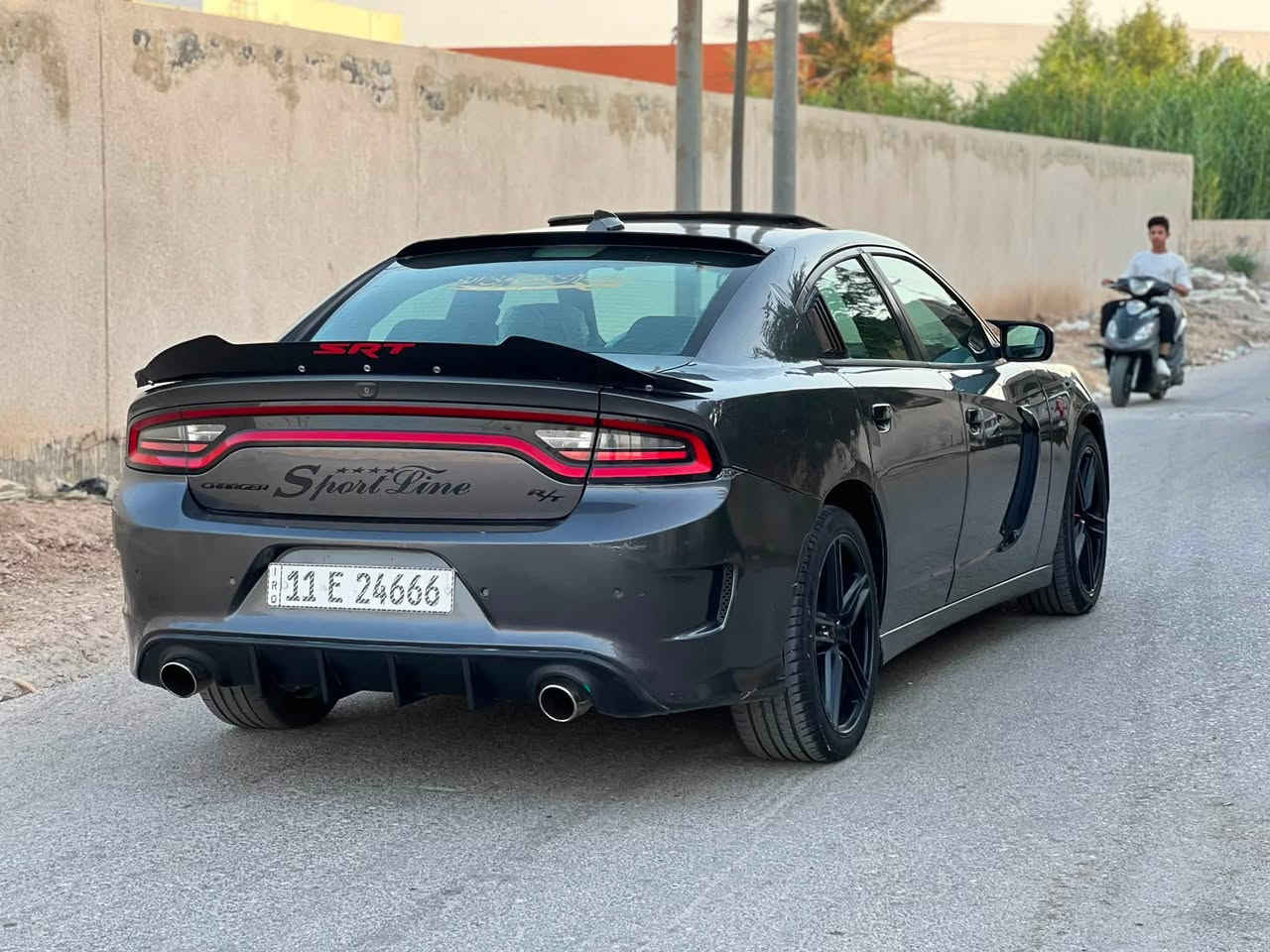 السلام عليكم
جارجر R/T 
رقم بغداد دولي تحويل مباشر
تبديل بابين     
سياره فول مواصفات 

كشنات تدفئه
فتحة سقف
نضام سبورت 
مكينة 5.7
شاشه كبيره 
صوت كزوزات
باقي مواصفات معروفه
سياره جاهزه حداديه وتبريد وكير ومحرك وتخم تاير كله علشرط
دواخل كارتون
سياره حلوه ومال جناي
ناصريه/ قلعة سكر 
سعر 155وبيه مجال
***********
*********** 

‭
