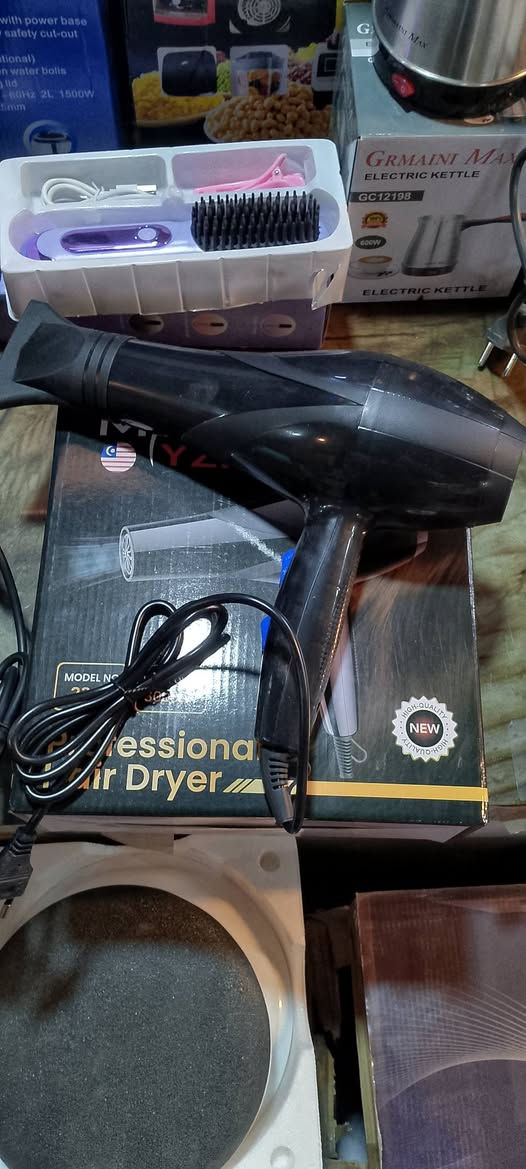 بضاعة. متعددة  اصليه 
محلات. ابو يوسف 
يتوفر توصيل سريع 
للحجز. ماسنجر.  او وات ساب 
***********
