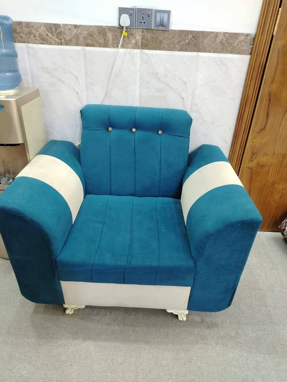 تخم للبيع نضيف اخو الجديد
٢٠٠ وبي مجال مكاني كربلاء 
***********

