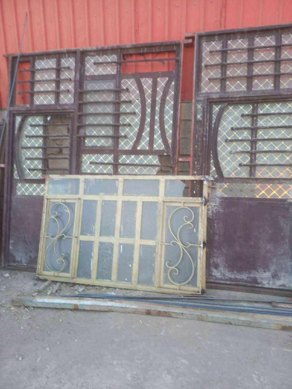 شيلمان مع بوب حديد للبيع 
العنوان المقداديه شهربان
***********
