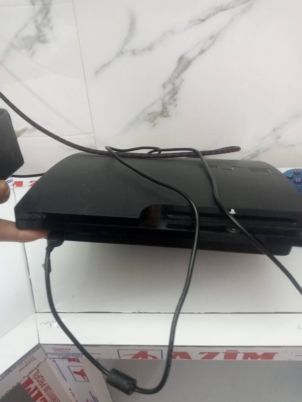 مراوس بموبايل 
السلام عليكم جهاز بلي3 نضيف كامل مع يدات عدد ثنين وكيبل hdm وكيبل كهرباء.   بداخله بيس 22 ودرايفر


**إذا كنت صاحب هذا الإعلان وتريد حذفه لأي سبب، رجاءا أرسل رسالة إلى الدعم الفني**