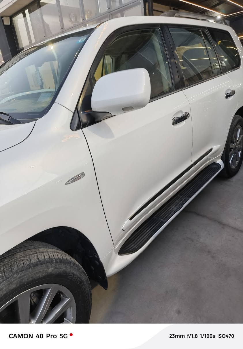 لگزز موديل 2010 الفول مواصفات محرك كير مكفول وغير مفتوح s سبورت اعلى فئه واعلى مواصفات
سياره وضع الشركه جدا نظيفه تراي مال زيرو سياره ما ناقصه شي 

بيها صبغ اثر شخط جهة السكن داير الجاملغ الامامي والخلفي صبغ وبين البابين صبغ 

السياره خاليه من الرصعات والخدوش 

هاتف ***********

سعر 

297
