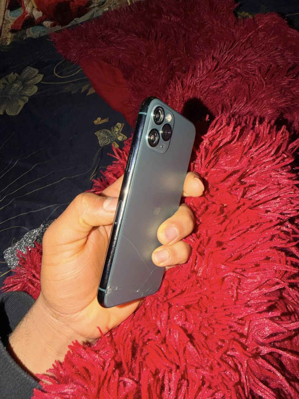 ايفون11 برو ذاكره256 بطاريه 100 لجاهاز امانت الله كلشي مابي شوفت عينكم شغلات بصيطه لجهاز مبدل بطاريه سعره250الف واتساب***********
