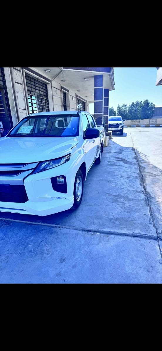 للبيع!!
السلام عليكم متسوبيشي L200 ناصي دخول جديد  موديل 2023 ماشيه ٩٧ نضيفه جداً كير محرك حداديات كهربائيات بيه طخه بل بسيطه بالبجم بدون دواخل لوحات بغداد إنكليزي هزه فحص جديد بأسمي تحويل مباشر 
السعر 162وبيه مجال
***********
