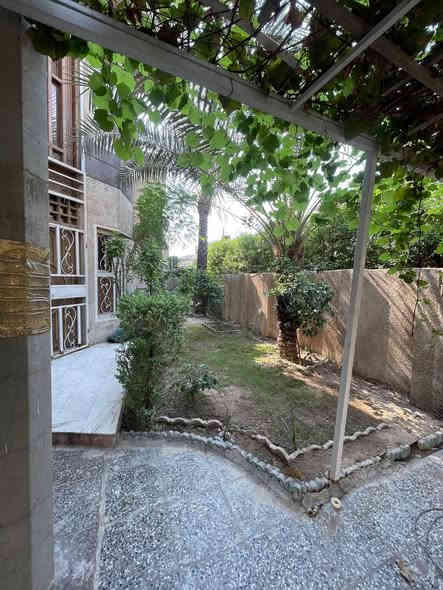 🔹للبيع بيت سكني جاهز 🔹
📍الموقع [البلديات-اليوان-المربع الذهبي]

🏠المساحة[300متر+تشجير جانبي100متر]

📐الواجهة والنزال[20x15]

🛏️عدد الغرف[7غرف نوم]

🛁عدد الحمامات[5]

✅طابو صرف/سند ملك صرف

💲[ سعر المتر ٣ مليون قابل للتفاوض] 

📞للاستفسار 
        [***********]

⭕️نحترم رأيك بس نتمنى ان تكون التعليقات بروح طيبة واحترام 
اذا ماعجبك الشي بكل بساطة تجاهلة
