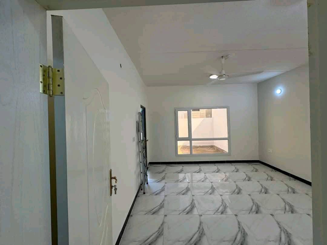 🏡 فرصة مميزة للباحثين عن السكن والاستثمار في قرية الغدير 2

دار للبيع بموقع ممتاز في قرية الغدير 2، بمساحة 150 متر مربع، بناء طابقين بتصميم عملي ومريح للعائلة.

💰 المطلوب مقدم فقط: 92 مليون دينار
🏦 المتبقي على المصرف العقاري: 44 مليون دينار

✨ مواصفات العقار:
▪️ المساحة: 150 متر
▪️ البناء: طابقين
▪️ موقع هادئ ومناسب للسكن
▪️ سعر مناسب جداً مقارنة بالموقع والمواصفات

📞 للاستفسار والمعاينة:
مكتب النورين للعقار
داخل مجمع الكرار السكني
***********