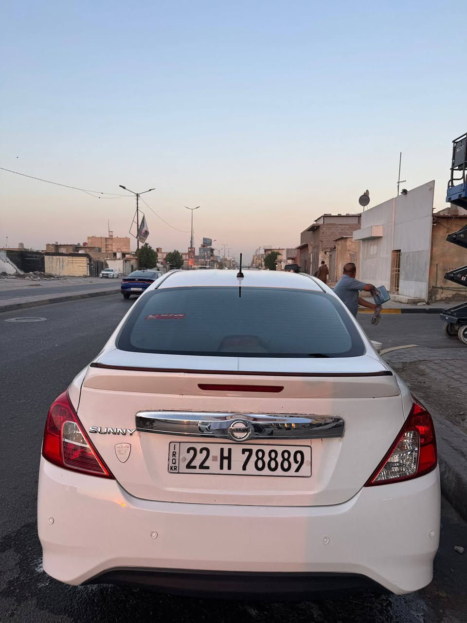 نيسان مصري السعر شده وخمسه
*********** البصرة, العراق
