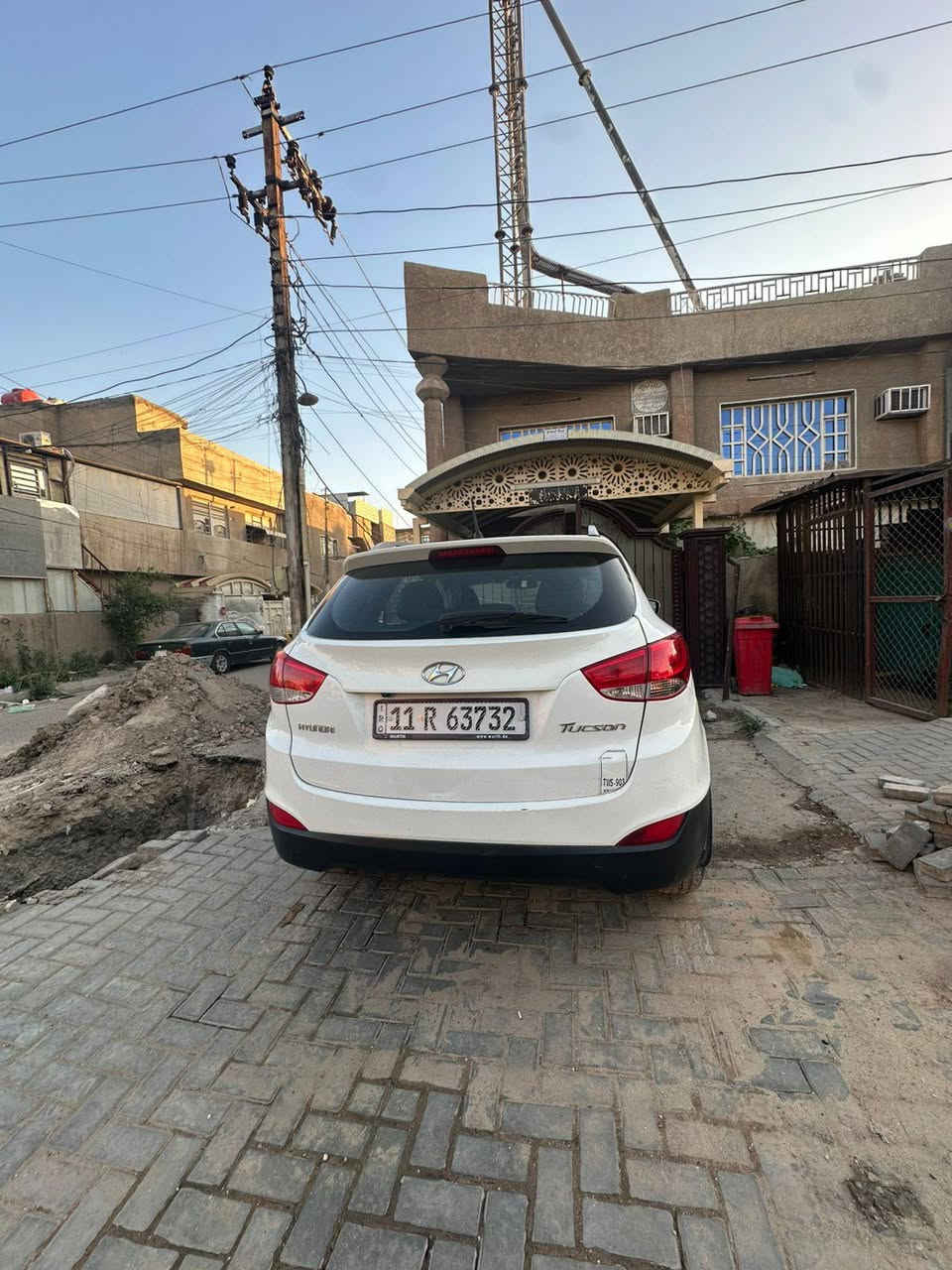 توسان ٢٠١٤ خليجي بنرامة كامرة بلمراية اصلي سيارة مكفولة فقط باب الصدر مصبوغ اثر شخط مصبوغ بمكانة اشاير بلمري دسك خلفي امامي السعر ١٤٥ وبيهة مجال للشراي سيارة خير من الله محرك وكير وشاشة الاتصال على الموبايل *********** و*********** ثنينتهن بيهن واتساب ويوجد سونار مع الصور
