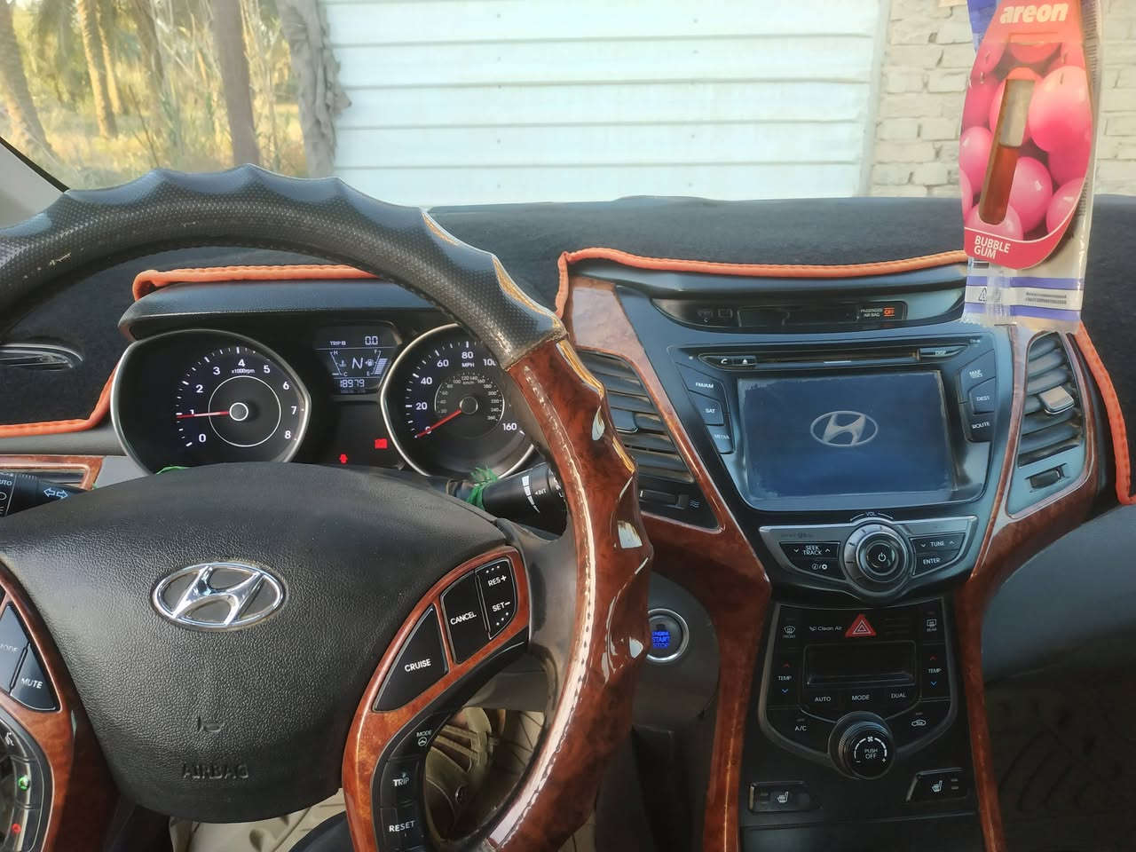 السلام عليكم شباب النترا موديل ١٤سياره فول مواصفات حادثه چاملغ فقط
لالغد ولاشاصي 
كير مكينه تبريد كله مكفولات مكان حله الشراي يتصل ***********
السعر ١١٥
