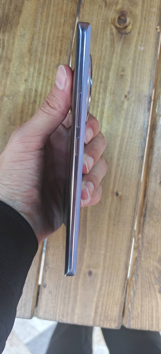 realme 13 pro 5g 256 gb ram 8 بۆفرۆشتن خاوێنی 100‌‌/95 بەس یتارەکەی کەمێک شوختی هەیە ۳۲۰ هەزار قفلە  شوێن هەولێر گەیاندن هەیە


**إذا كنت صاحب هذا الإعلان وتريد حذفه لأي سبب، رجاءا أرسل رسالة إلى الدعم الفني**