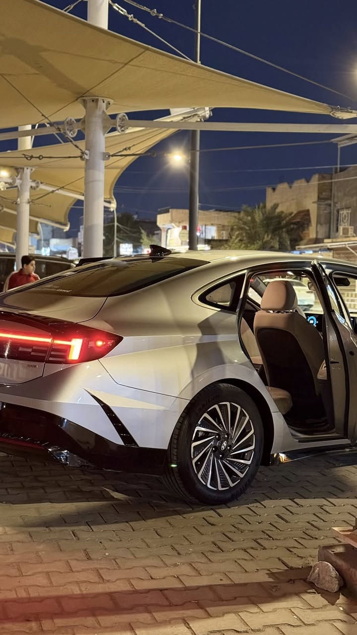 هونداي سوناتا 2025 وارد امريكي
هايبرد 
بيع  او  مراوس حسب  القناعة
كفاله  ... ضربته فقط دعاميات موضح بصوره 
السونار  موجود  بالصور 
-بصمات بيبان
-بصمه صندوك
-شاشه متصله 
-مثبت سرعه 
-قياده إليه
-رادار
-مستشعر وقوف
-مصابيح زنون اماميه
-كامره خلفيه
-ابل كاربلاي 
-ماشيه 23الف
-مرقمه بصرة  حرة بسمي
-السعر218 ورقة و بيه مجال 
للستفسار 
***********
