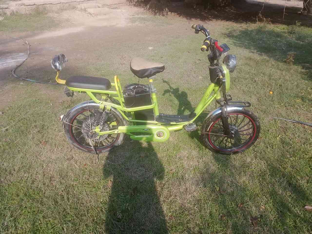 سلام عليكم اخوان دراجة. للبيع ٢٠٢٠ مكفولة بطاريات صار شهر من شادهن دبل بصمة مع سويج تايرات جديدة شاشة شغالة تشغيل عن بعد بريكات شغالة كلوبات شغالة اشاير شغالة كشر نضيف جدا كهربائيات شغالة كلهة للاتصال ***********
