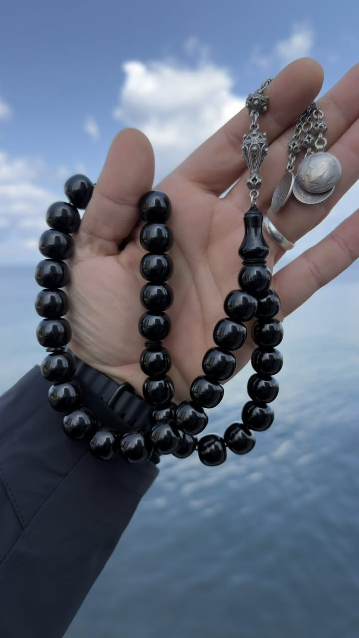 مسكي الماني انتيك 🇩🇪

82 grms 🔐  15+ mm 

مسباح ملكي بإمتيااااز 👌🏻

شرابة  قضة حلبي انتيك  - امكانية البيع مع/دون الفضة 

المهتم بإقتناء المسباح التواصل عبر الواتس اب 

☎️ +96181822323


**إذا كنت صاحب هذا الإعلان وتريد حذفه لأي سبب، رجاءا أرسل رسالة إلى الدعم الفني**