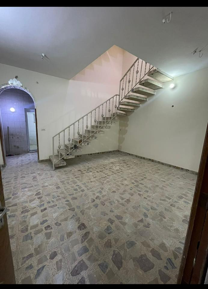 بيت في كربلاء للإيجار
١٠٠ متر طابقين يبعد عن الامام الحسين والعباس ٥٠٠ متر فقط
في شارع ميثم التمار
صالة كبيرة هول كبير ومطبخ 
وغرفتين في الطابق الاول كبيرات

الايجار ٧٠٠ الف 

للتواصل واتساب على الرقم ***********
