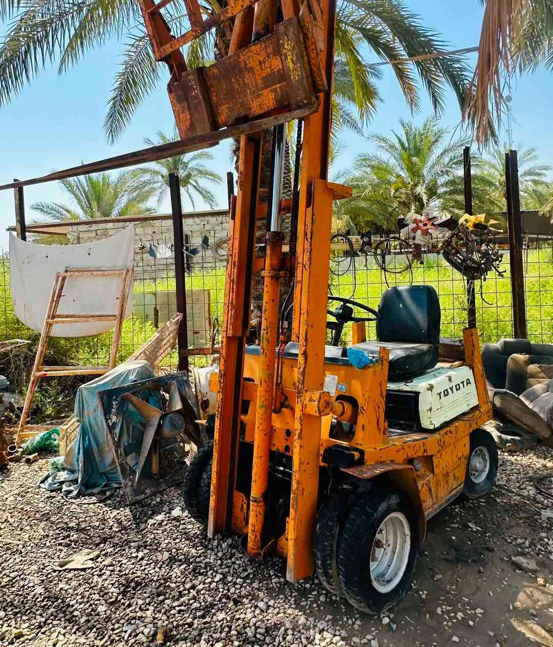 السلام عليكم
للبيع رافعه شوكيه بانزي
1طن 
3 حركات 
مكاني بابل الهاشميه
السعر 4150
للاستفسار ***********
