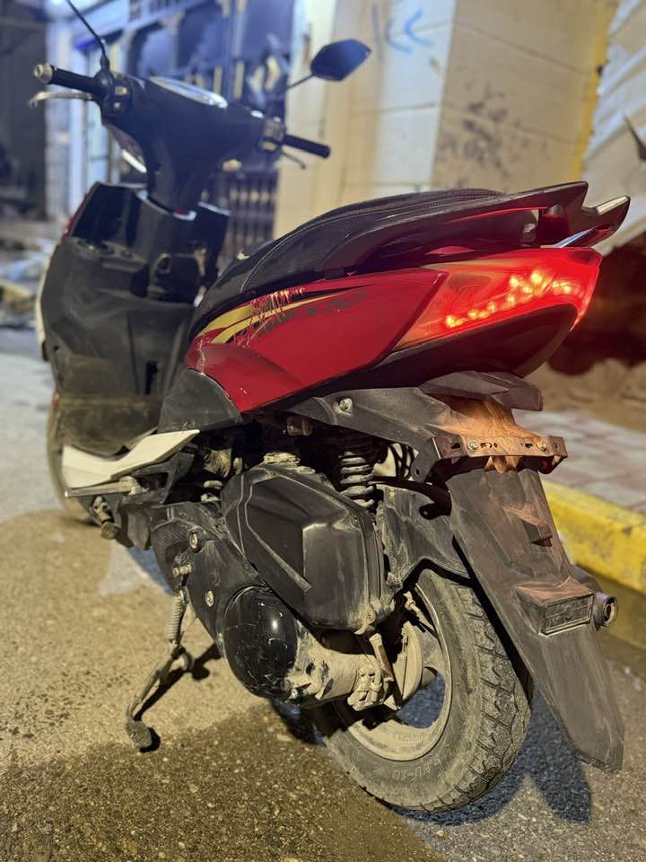 السلام عليكم 
دراجه رص نوعيته اف اس دراجه نضيفه ومحركه نضيف مامفتوح وله مجفت دراجه كلشي شغال بيهه اي عطل مابيهه كدامكم مثل ماواضح بل تصوير شراي يتصل عل رقم ويدلل *********** واي حجز وتوصيل ماعندي مكاني الرمادي
