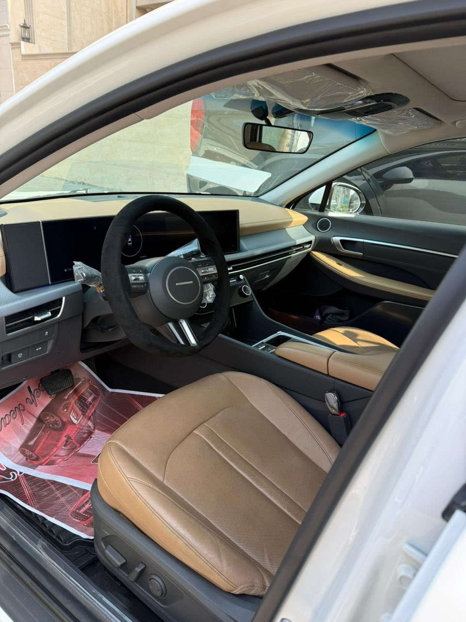 للبيع سوناتا 2024 خليجية مكفولة كفالة عامة السيارة بحالت الوكالة
ماشية 43000km
السيارةفول مواصفات 
بانوراما 
مقاعد جلد تدفئة 
شاشة متصلة 
محرك 2500 سمارت gdi
السيارة جديدة كلش 
وبعدهة بوضع الشركة 
عارضة ب235$ وبيهة مجال 
مكاني شهداء البياع 
***********
