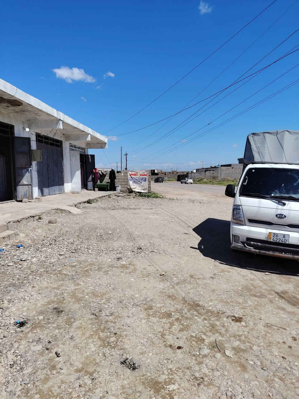 للبيع في منطقة روتانا قرب قاعة روتانا للمناسبات
أسواق متكامله من الرفوف والبرادات والمجمدات 
و عوارض الاجباس كل ما عليك تجيب مسواك وتفتح
علما حتى الكامرات مركبه وجاهزه وحاليا مفتحين ودا نسترزق والحركه خير من الله لكن الضروف اجبرتني على البيع 
السعر(7)مليون للتواصل ***********
